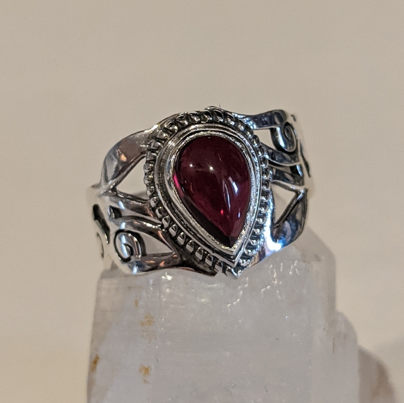 Natural Red Garnet, 925 Silver Ring, size 8 - Picture 9 of 9